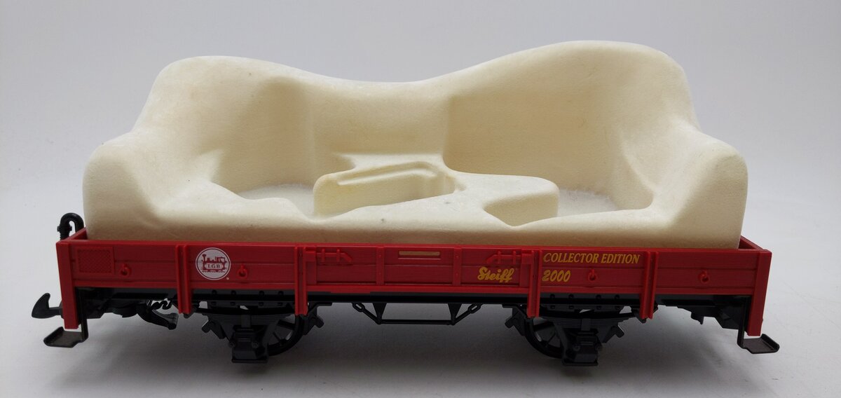 LGB 43100 G Scale Flatcar w/ Red & Green Steiff Bears LN/Box