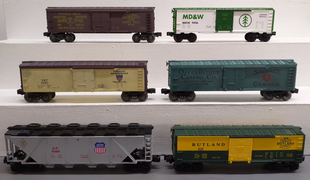 Lionel O Assorted Freight Cars: 6-9366, 5700, 9710, 5706, 5707, & 9416 [6] EX/Box