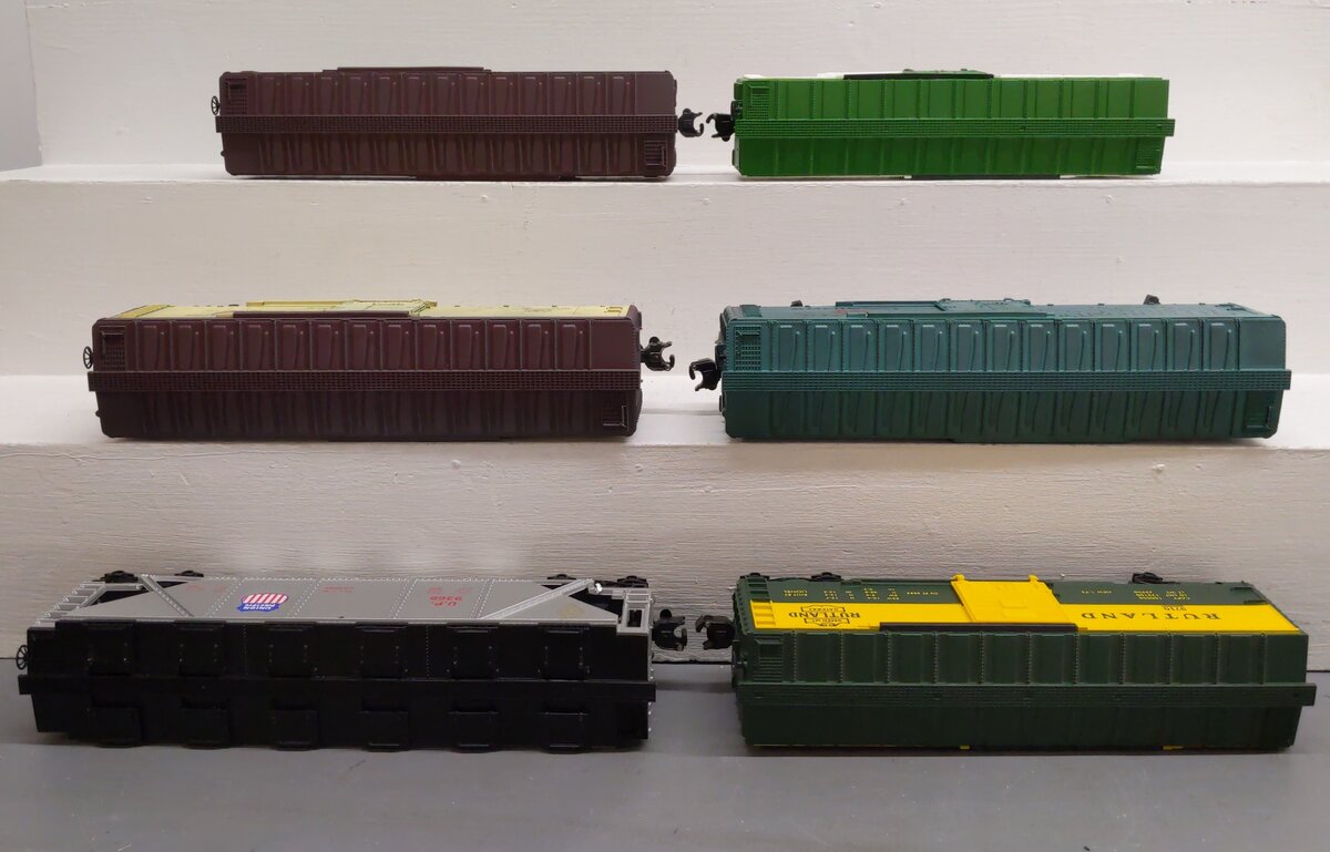 Lionel O Assorted Freight Cars: 6-9366, 5700, 9710, 5706, 5707, & 9416 [6] EX/Box