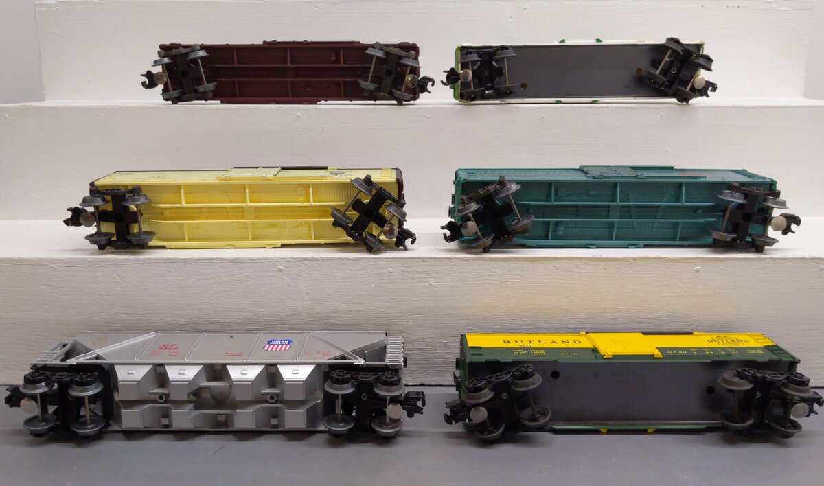 Lionel O Assorted Freight Cars: 6-9366, 5700, 9710, 5706, 5707, & 9416 [6] EX/Box
