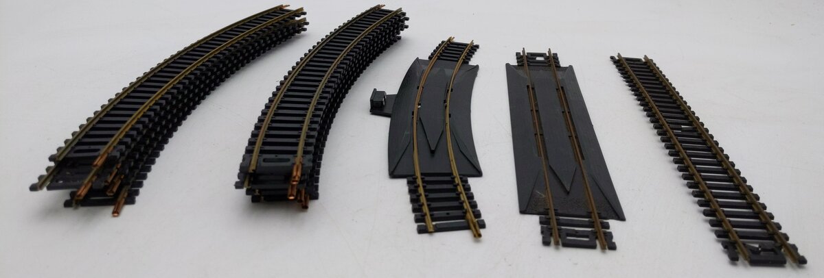 Bachmann  N Nickel Silver 14" Radius Curved & Straight E-Z Track Sections [14] LN