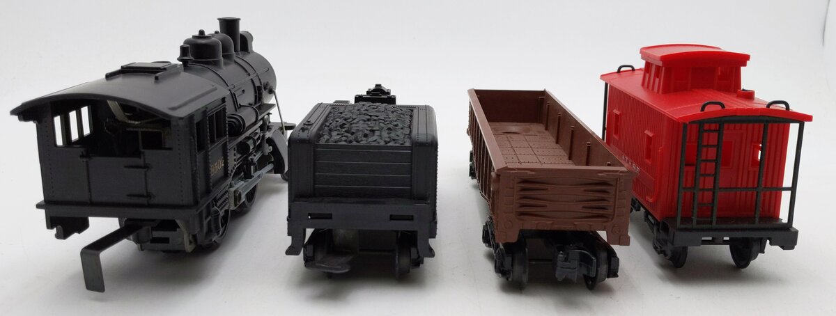 Lionel Assorted O Gauge Steam Locomotive & Freight Cars [4] EX