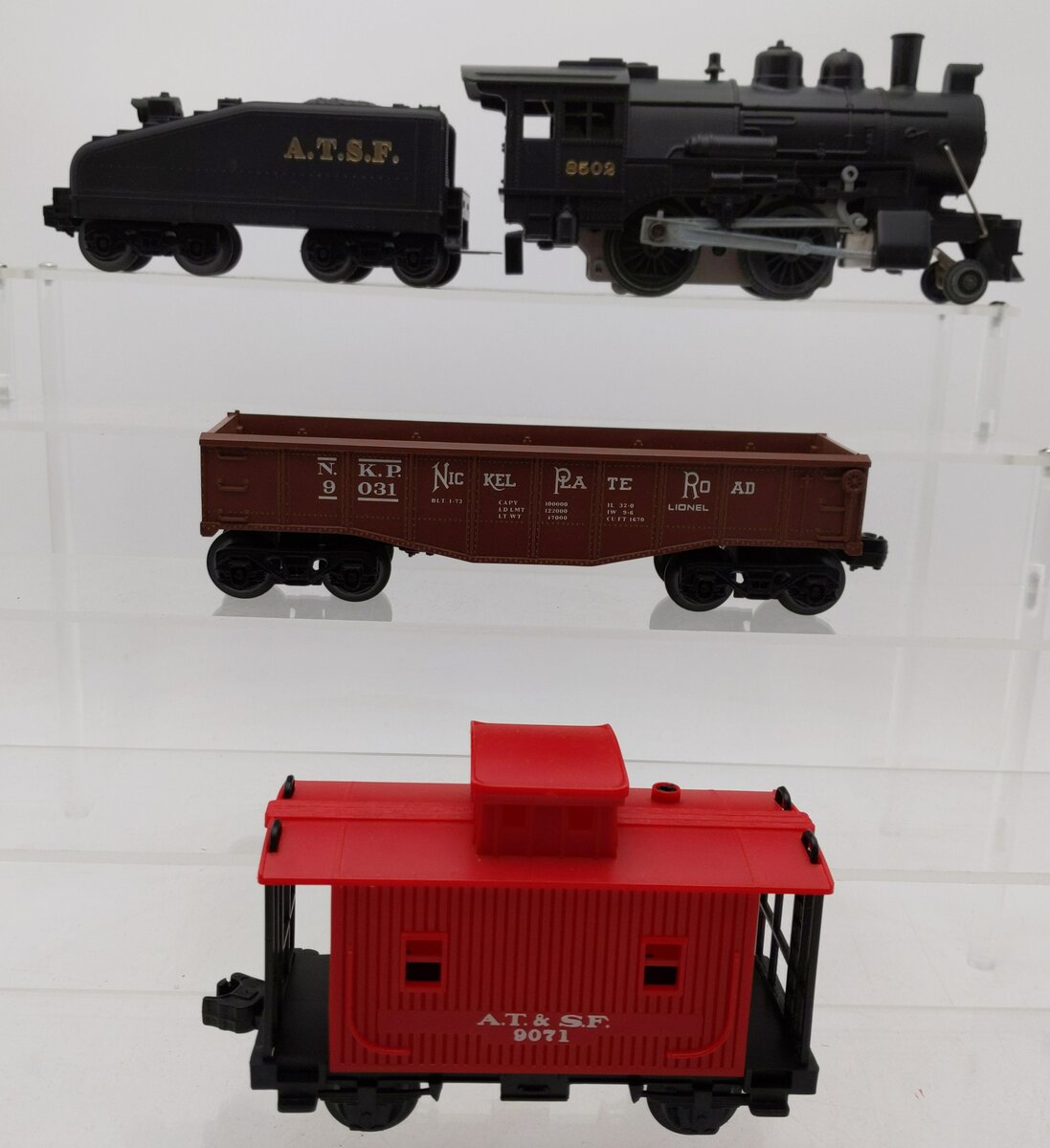 Lionel Assorted O Gauge Steam Locomotive & Freight Cars [4] EX