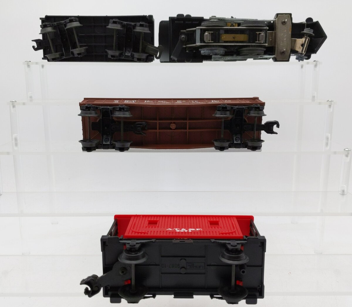 Lionel Assorted O Gauge Steam Locomotive & Freight Cars [4] EX
