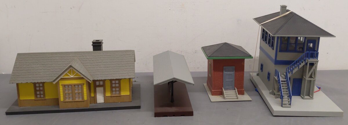 MTH & Other O Gauge Assorted Buildings [4] EX