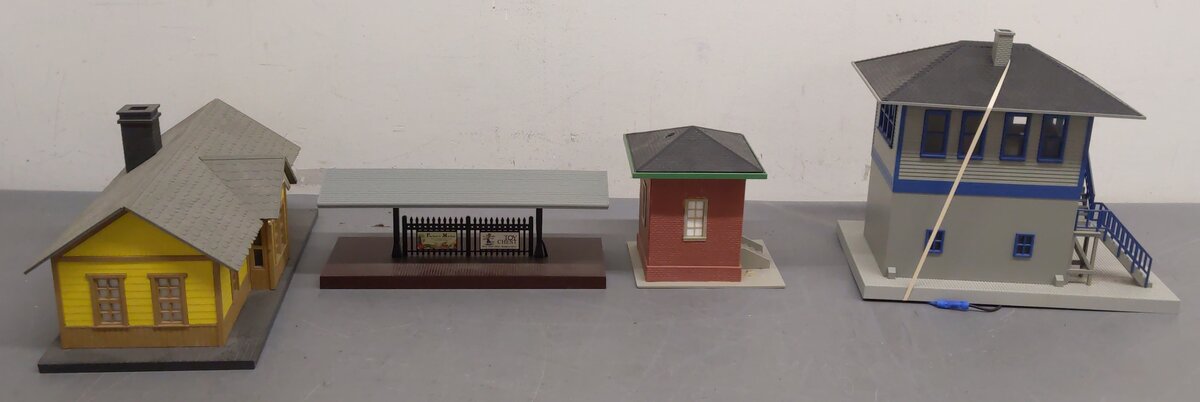 MTH & Other O Gauge Assorted Buildings [4] EX