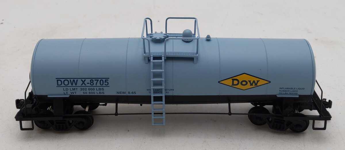 American Models 521-05 S Gauge DOW Tank Car # 8705 LN/Box