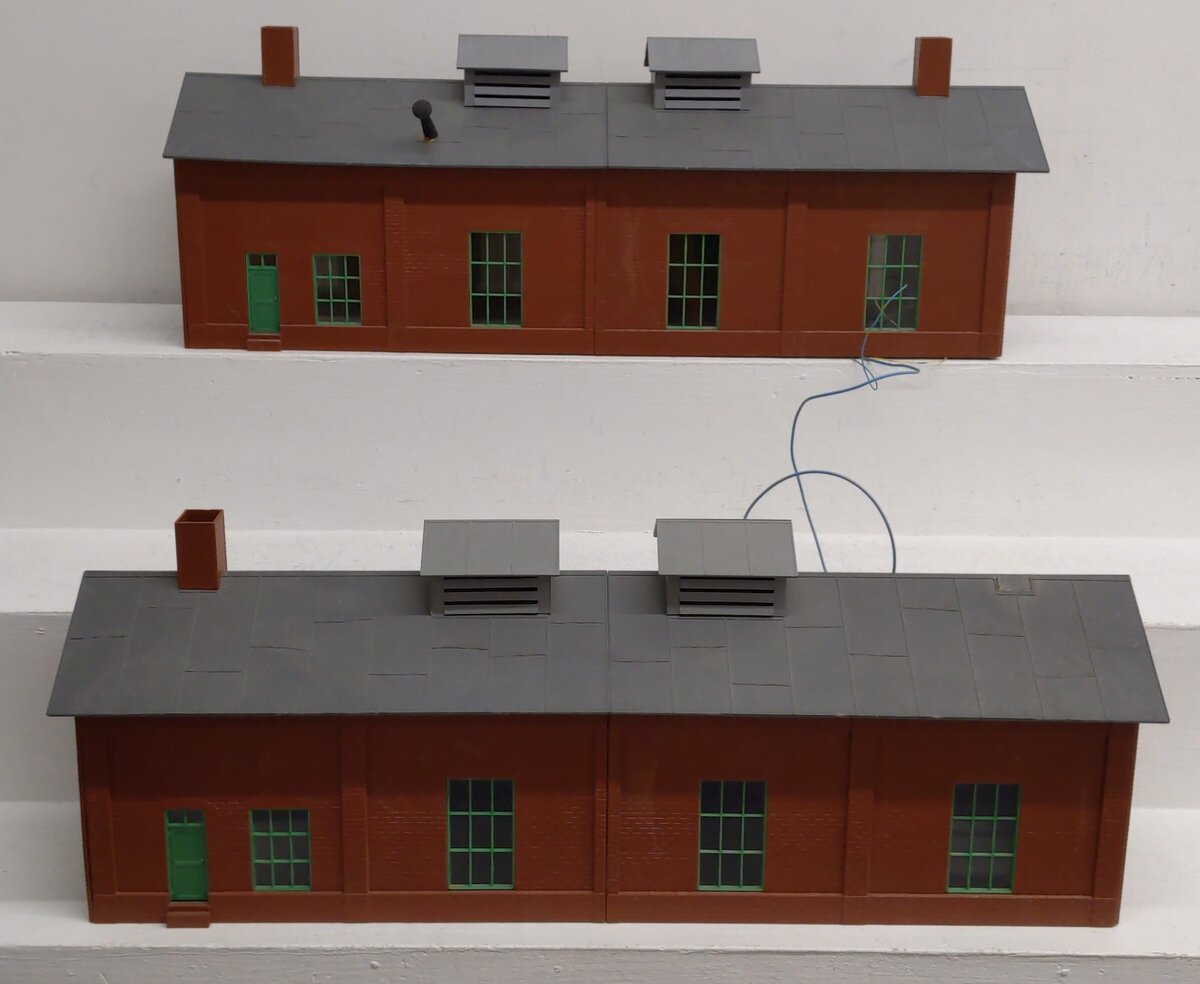Lionel O Gauge Engine Houses [2] EX
