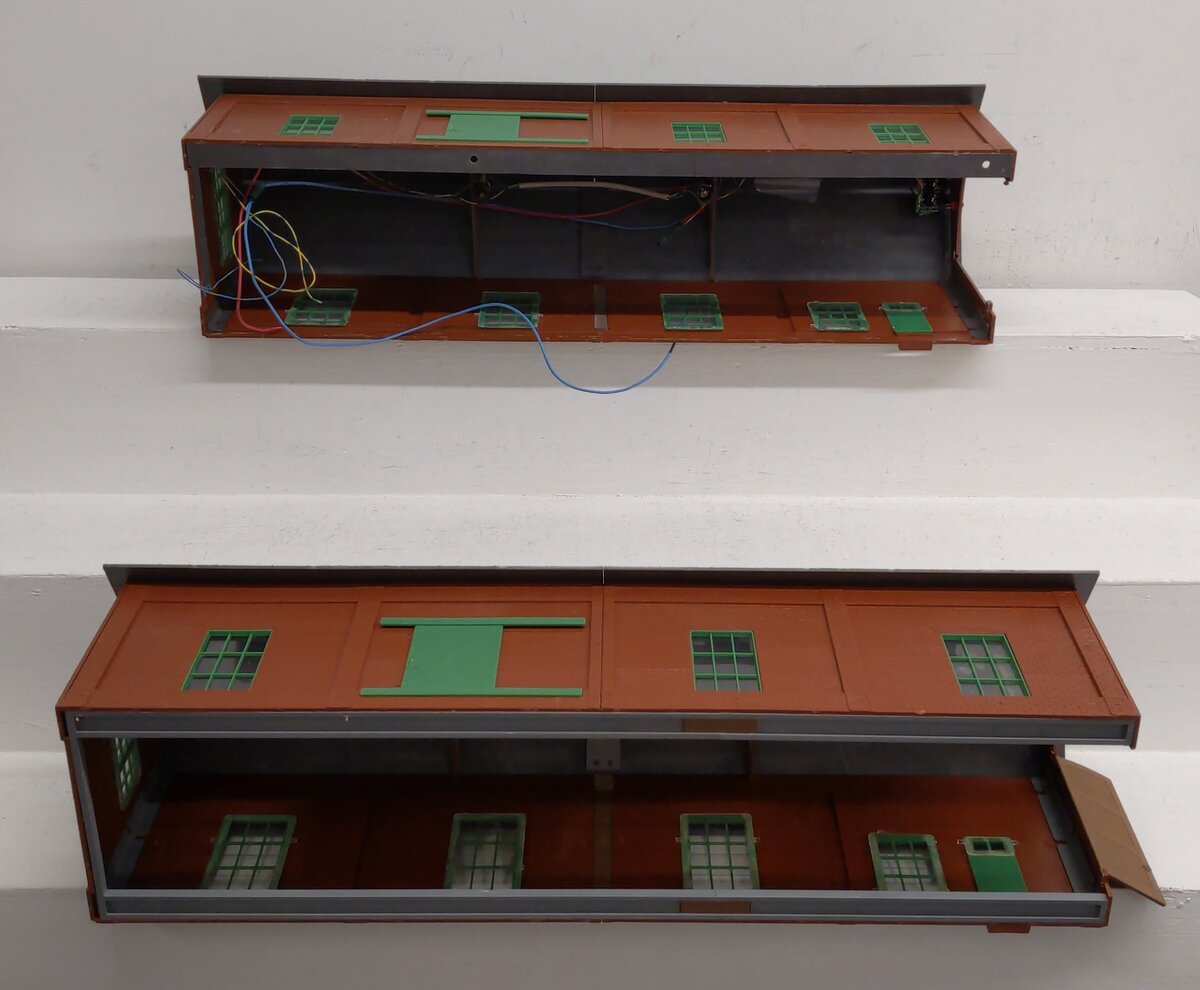 Lionel O Gauge Engine Houses [2] EX