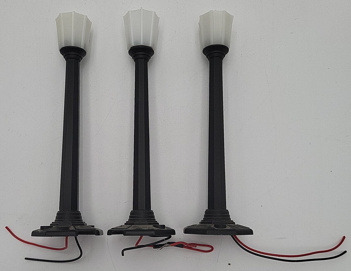 Lionel 6-37174 O Classic Street Lamps (Pack of 3) EX