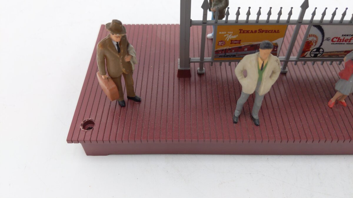 Lionel 6-37829 O Polar Express Station Platform VG/Box