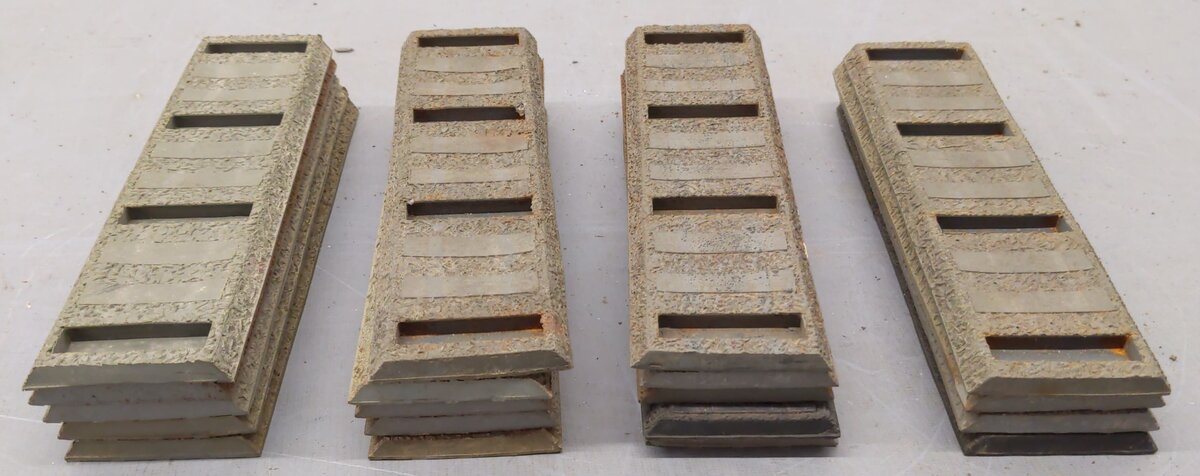 American Flyer 726 Vintage S Gauge Straight Rubber Roadbed (19) VG