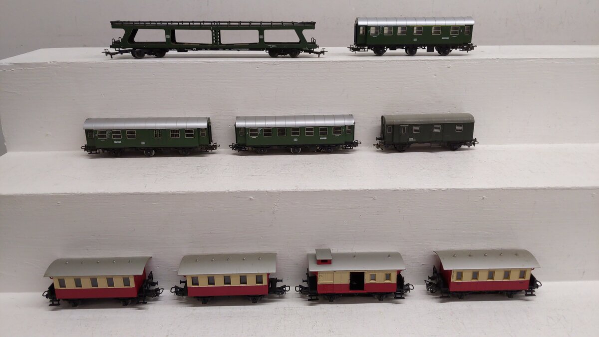 Marklin HO Scale Assorted Train Cars [9] VG