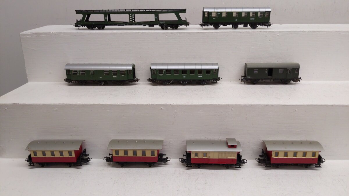 Marklin HO Scale Assorted Train Cars [9] VG