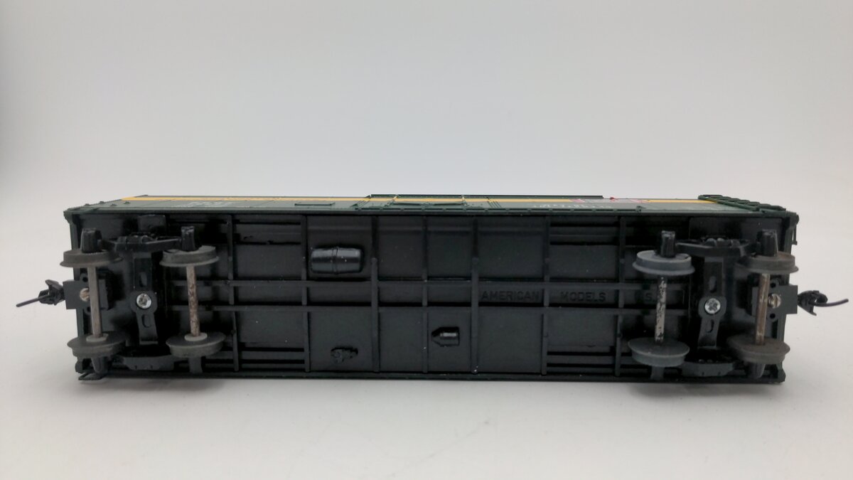 American Models 2223 S Scale Burlington Express Reefer #79227 VG/Box