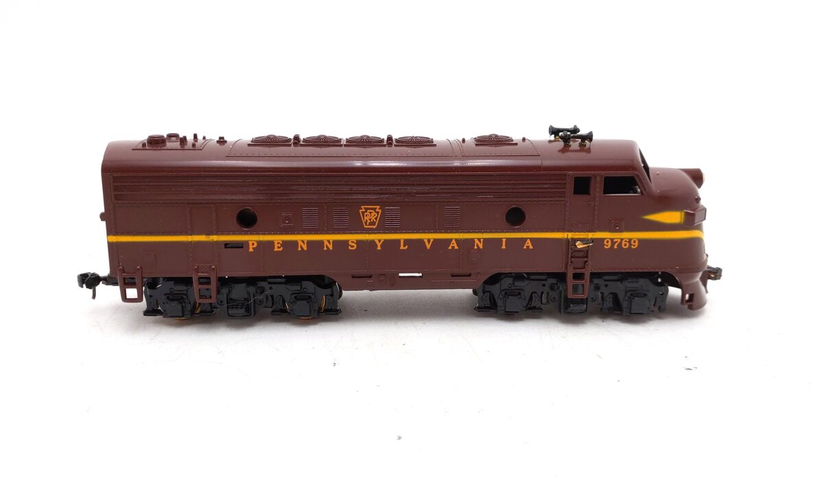 Mantua 402-20 HO Scale PRR F-7 Dummy Diesel Locomotive #9769 LN/Box