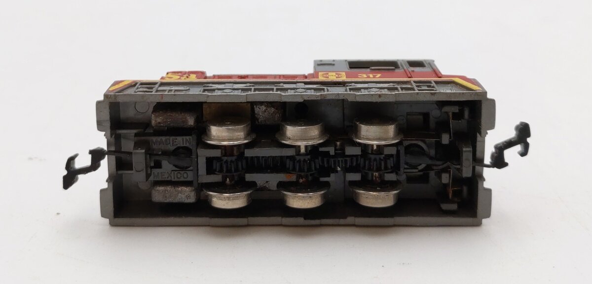 Aurora N Scale Santa Fe Plymouth WDT Locomotive #317 LN