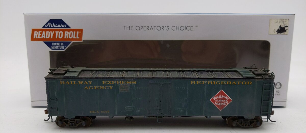Athearn 97360 HO Railway Express Agency RTR 50' Ice Bunker Reefer #6537 Weatherd/Box