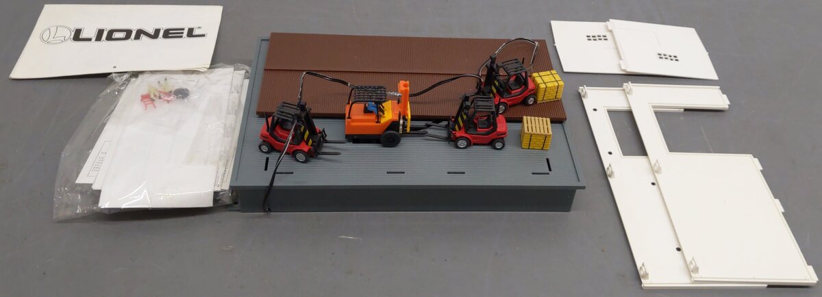 Lionel 6-12798 O/O27 Gauge Operating Forklift Loader Station VG/Box