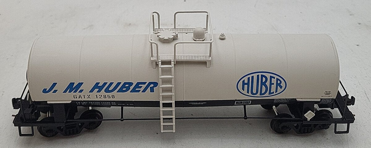 American Models 504 S Gauge J.M. Huber Tank Car (Hi-Rail) #12850 LN/Box