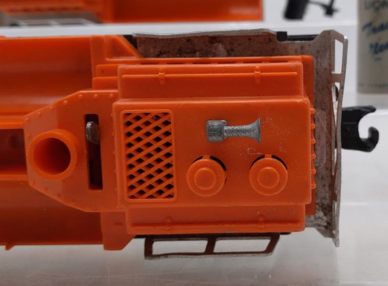 Lionel 3927 Vintage O Gauge Postwar Motorized Track Cleaner Cars [2] VG