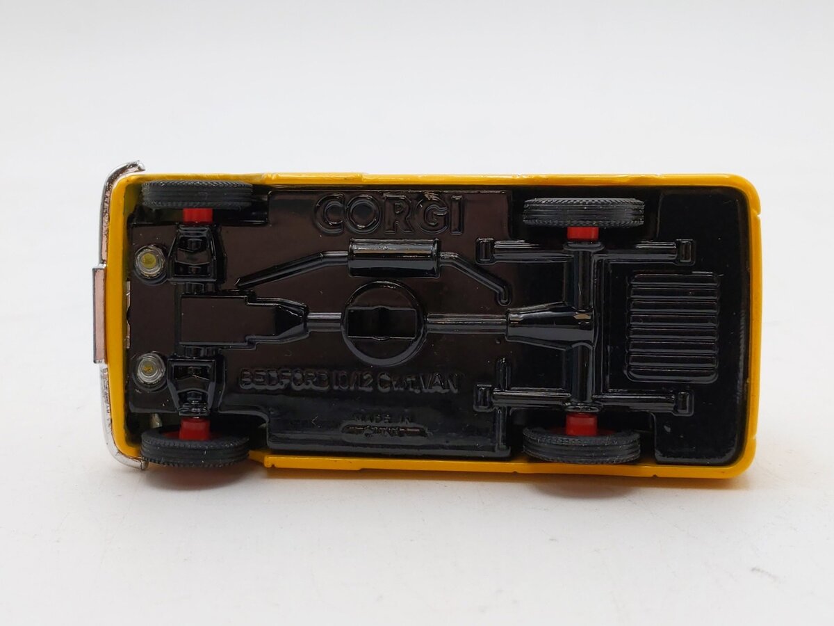 Corgi 05601 Golden Oldies Kodak Cameras Bedford CA Van NIB