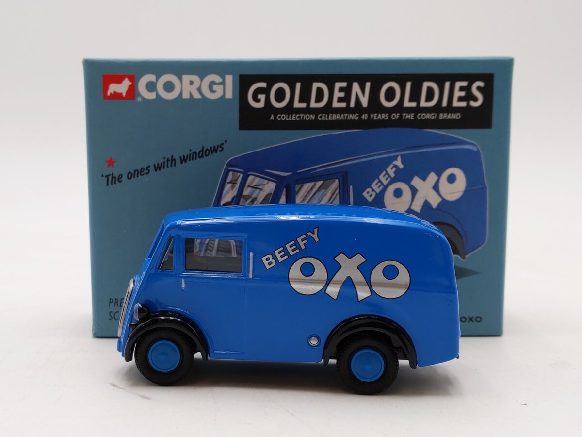 Corgi CC06202 Ho Nine Double Line Nottingham City Ambulance Service NIB