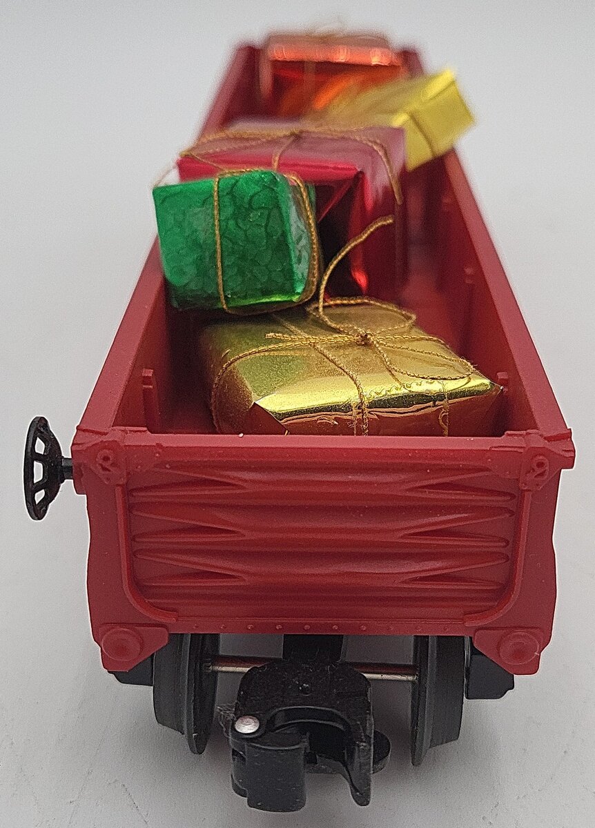 Lionel 6-26330 Christmas Gondola with Presents EX