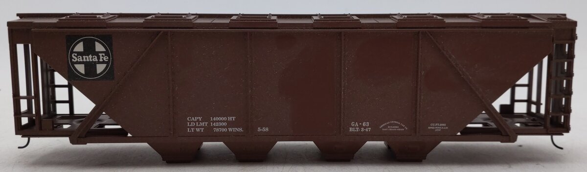 Industrial Rail 4102 O27 Santa Fe 4-Bay Covered Hopper/Box