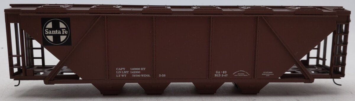 Industrial Rail 4102 O27 Santa Fe 4-Bay Covered Hopper/Box