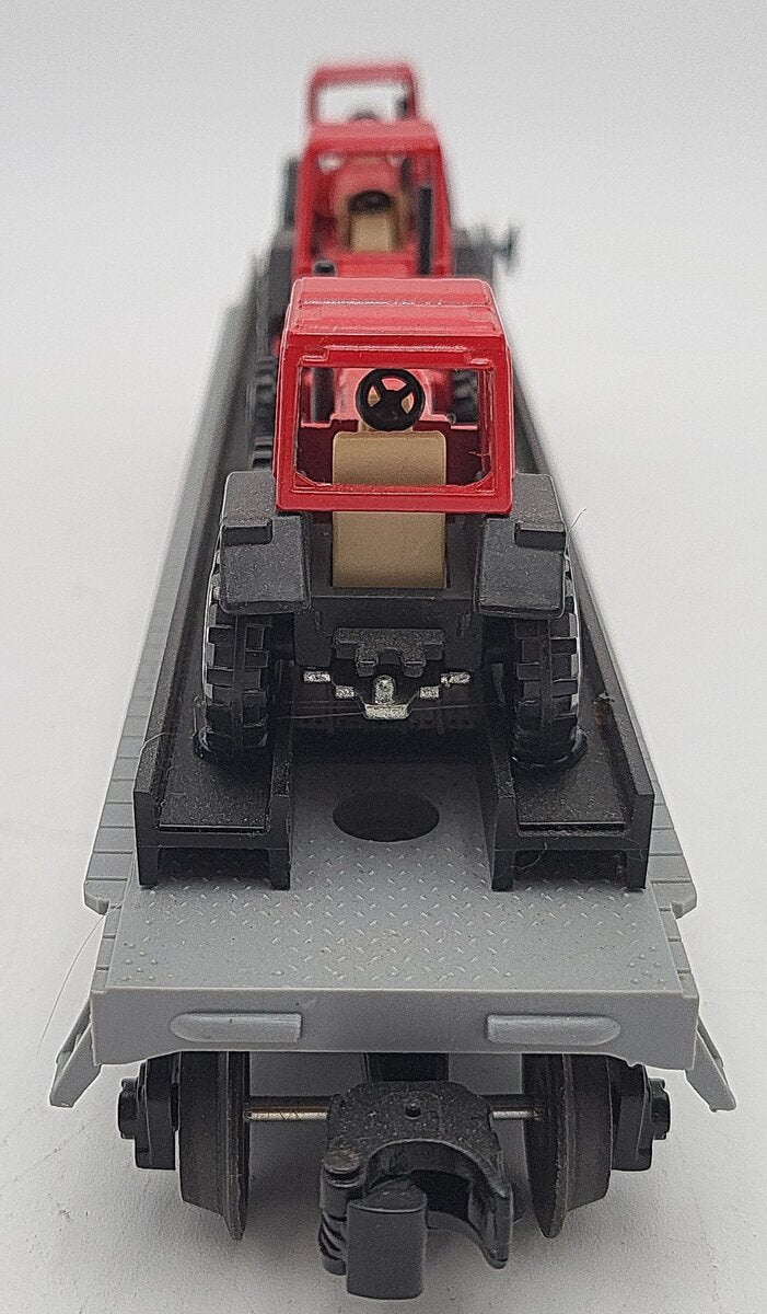 Lionel 6-16907 O Gauge Flatcar with 3 Farm Tractors EX