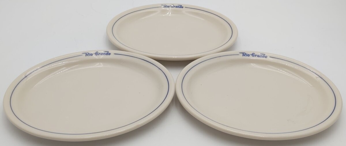 Syracuse China Rio Grande Prospector Pattern Oval Plates (Set of 3) EX