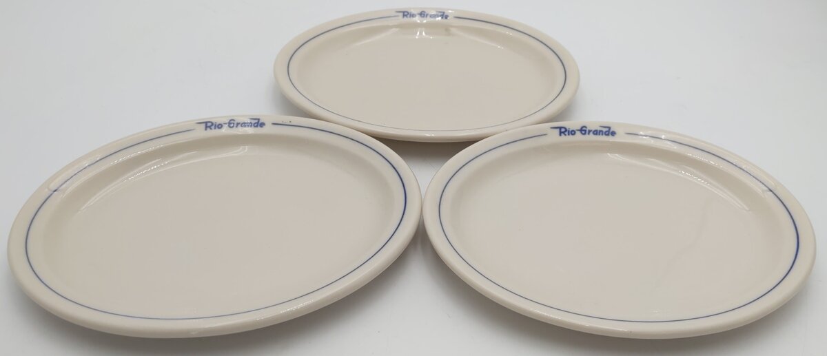 Syracuse China Rio Grande Prospector Pattern Oval Plates (Set of 3) EX