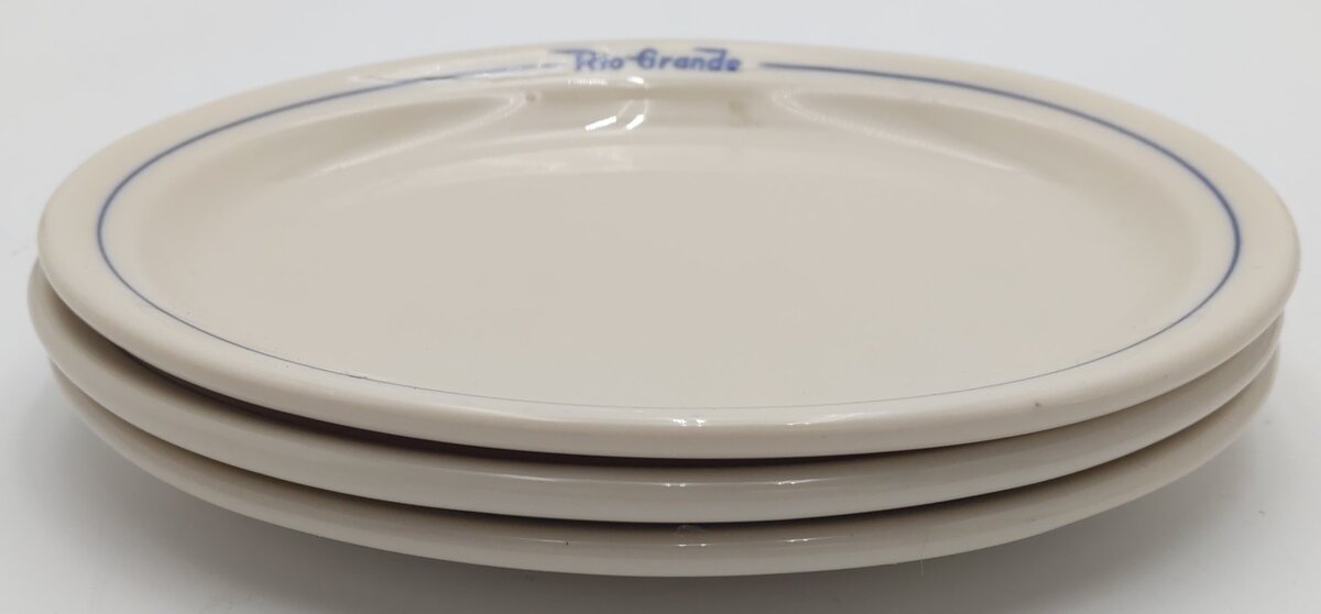Syracuse China Rio Grande Prospector Pattern Oval Plates (Set of 3) EX