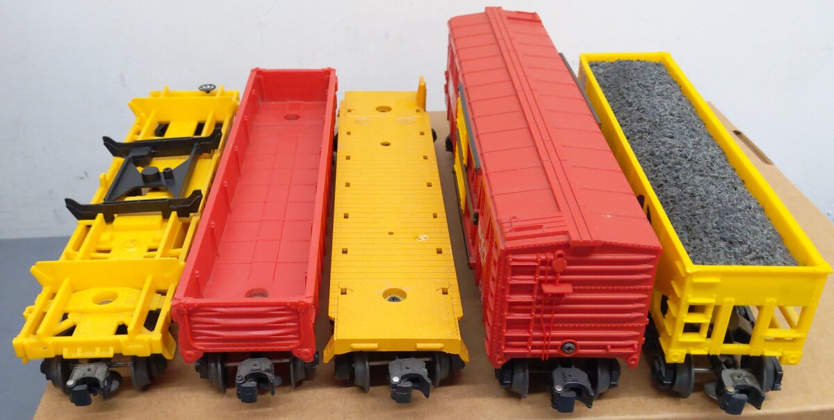 Lionel O Gauge Freight Car Assortment: 16715, 6424, 16355, 9707, 9016 [5] VG