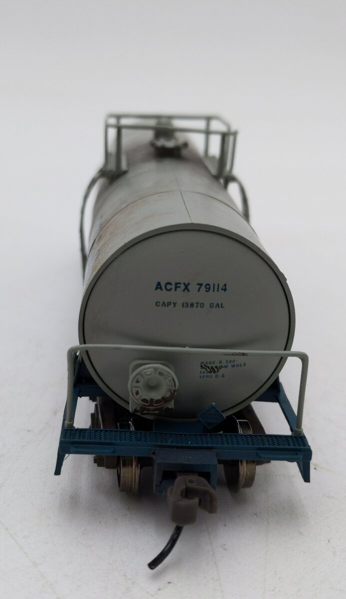 Atlas 1708-1 HO Scale Thiele ACFX Kaolin Tank Car #79114 Weathered EX/Box