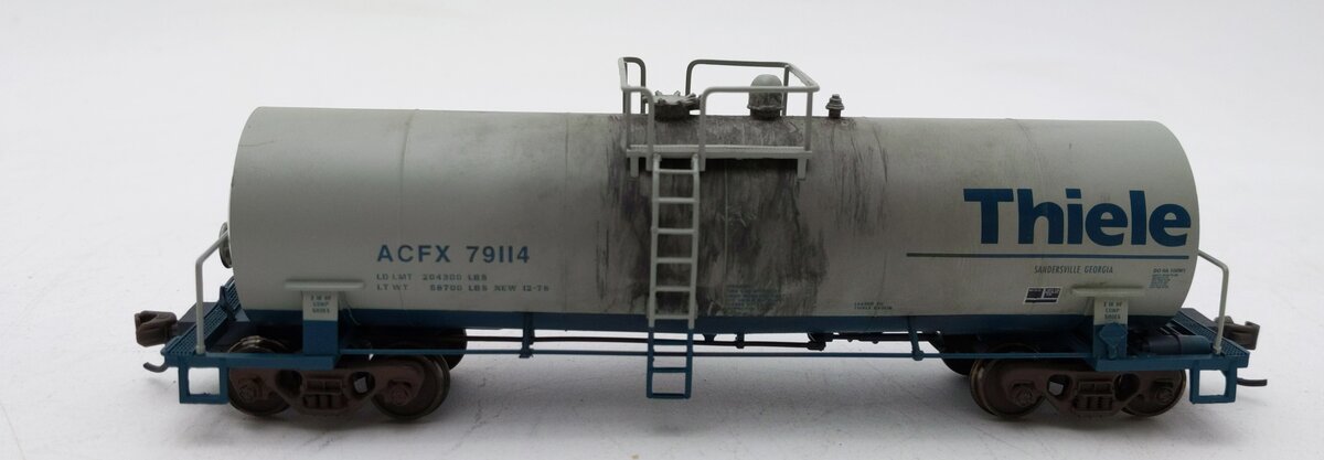 Atlas 1708-1 HO Scale Thiele ACFX Kaolin Tank Car #79114 Weathered EX/Box