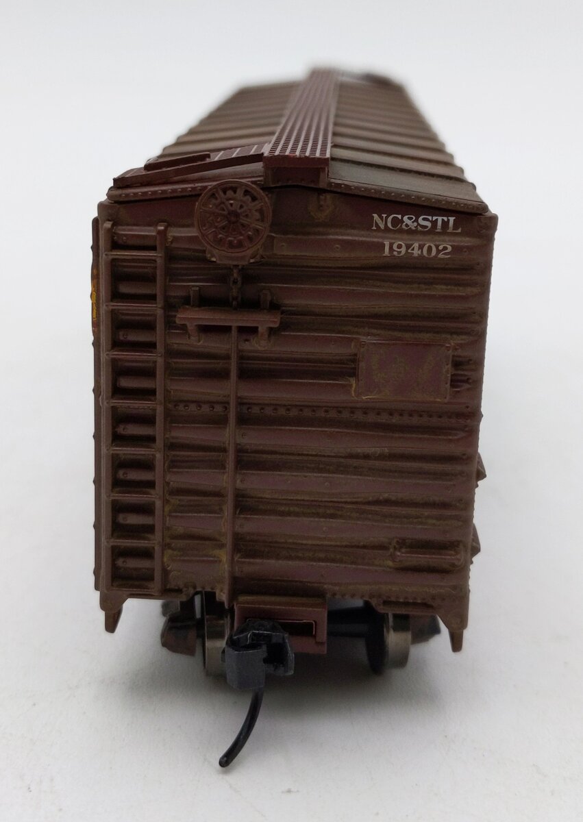 Walthers 910-1366 HO NC&StL 40' AAR 1944 Boxcar Ready to Run #19402 Weathered EX/Box