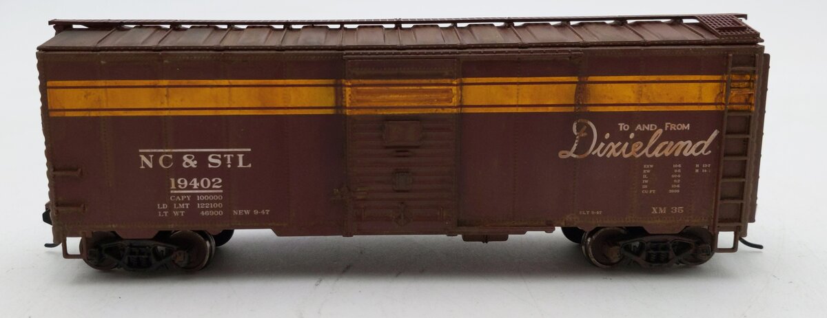 Walthers 910-1366 HO NC&StL 40' AAR 1944 Boxcar Ready to Run #19402 Weathered EX/Box