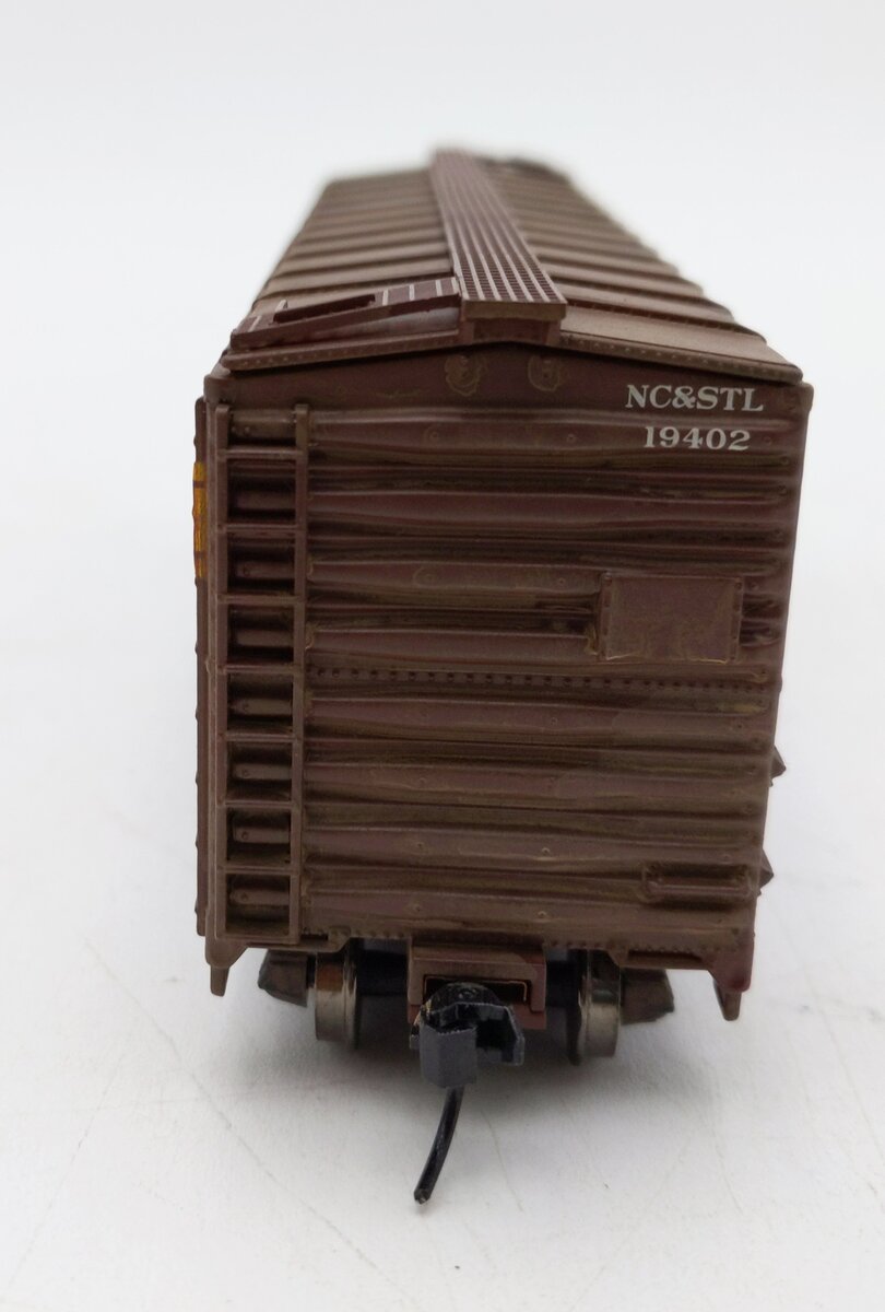 Walthers 910-1366 HO NC&StL 40' AAR 1944 Boxcar Ready to Run #19402 Weathered EX/Box