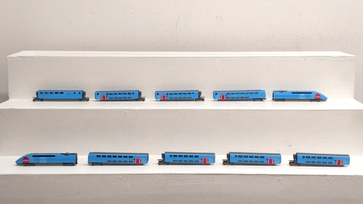 Kato 10-1763 N Scale French Railways (SNCF/TGV) OUIGO 10-Car Passenger Set LN/Box