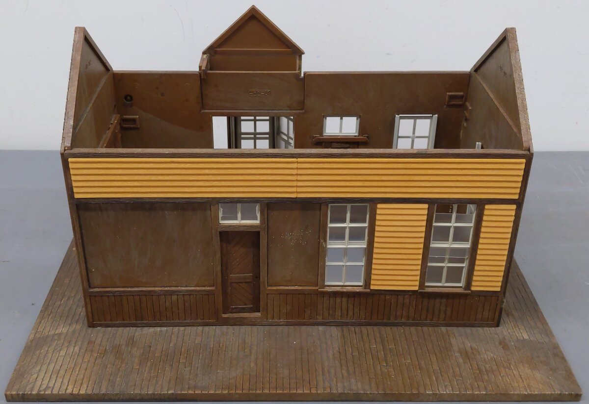 Pola 907 Silverton Railroad Station Building Kit EX