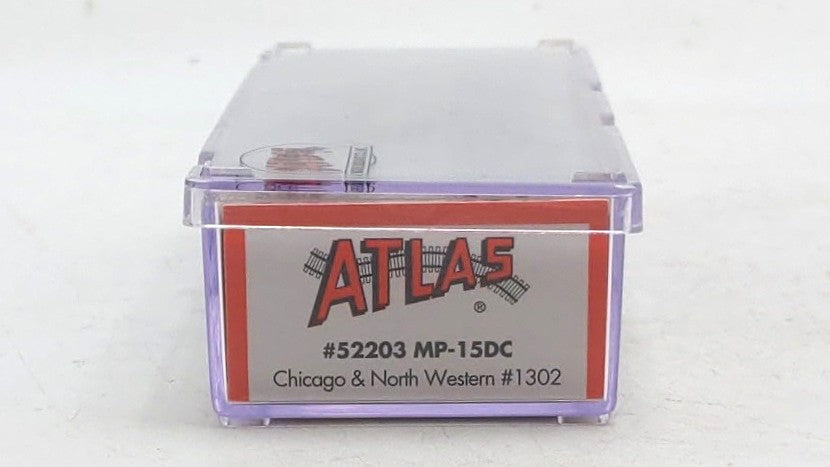 Atlas 52203 N Scale Chicago & North Western MP-15DC Diesel Locomotive #1302 LN/Box