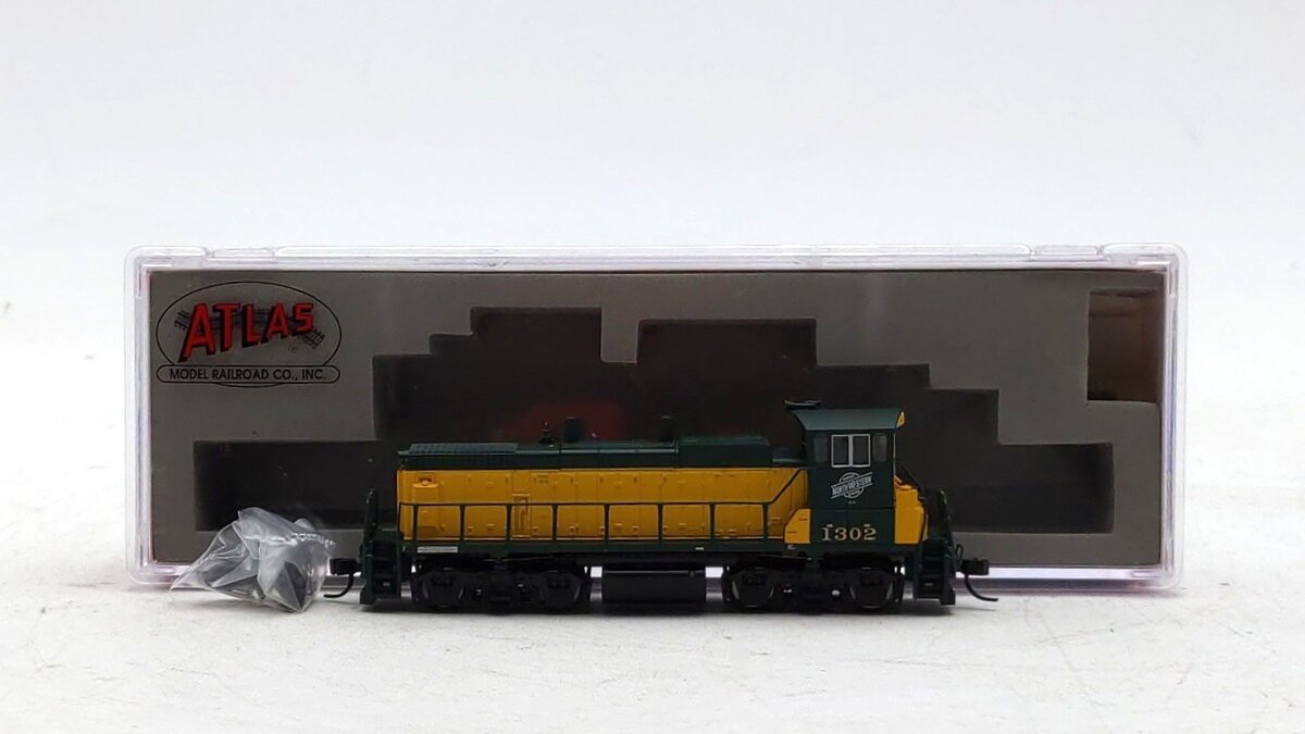 Atlas 52203 N Scale Chicago & North Western MP-15DC Diesel Locomotive #1302 LN/Box