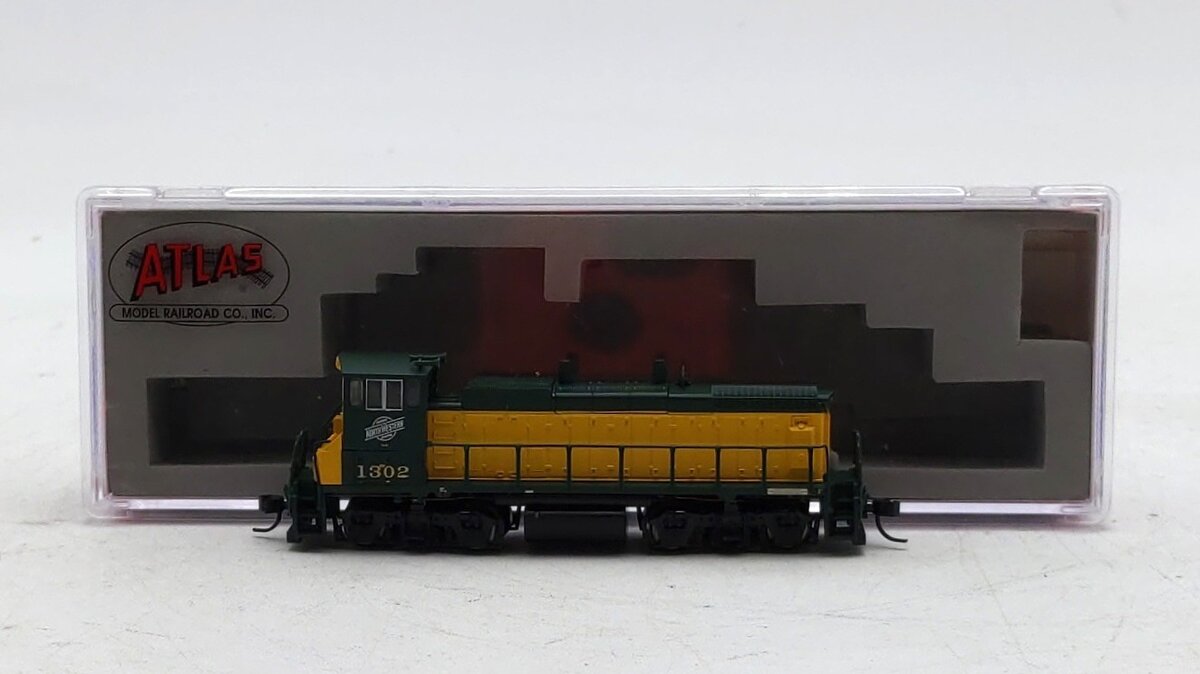 Atlas 52203 N Scale Chicago & North Western MP-15DC Diesel Locomotive #1302 LN/Box