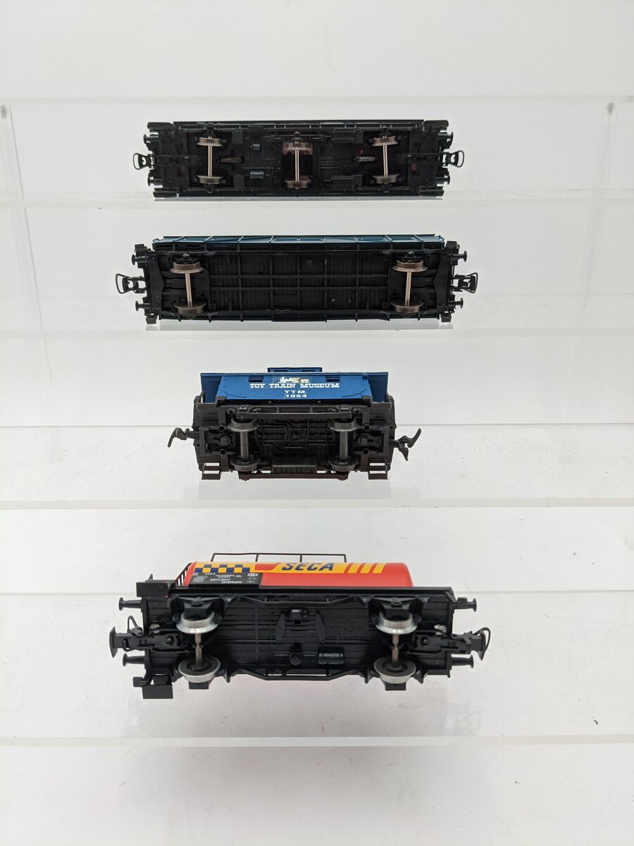 Roco, Marklin & AHM HO Scale Assorted Train Cars [4] EX/Box