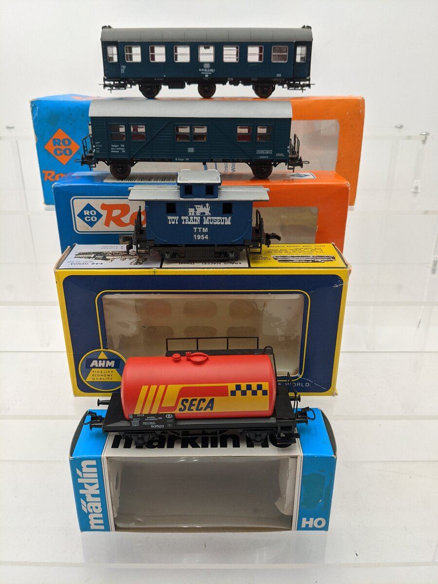 Roco, Marklin & AHM HO Scale Assorted Train Cars [4] EX/Box