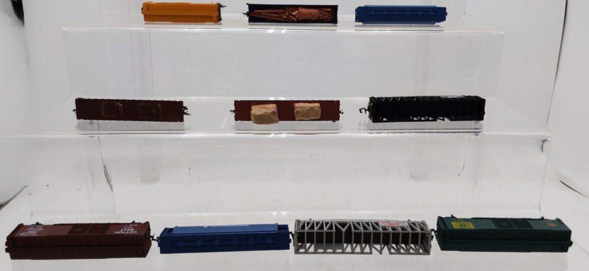 Atlas and Others N Scale Assorted Freight Cars [10] VG
