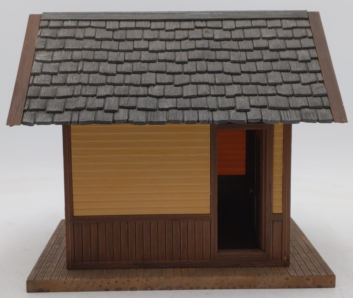 Pola 913 G Scale Silverton Outhouse (Assembled) EX