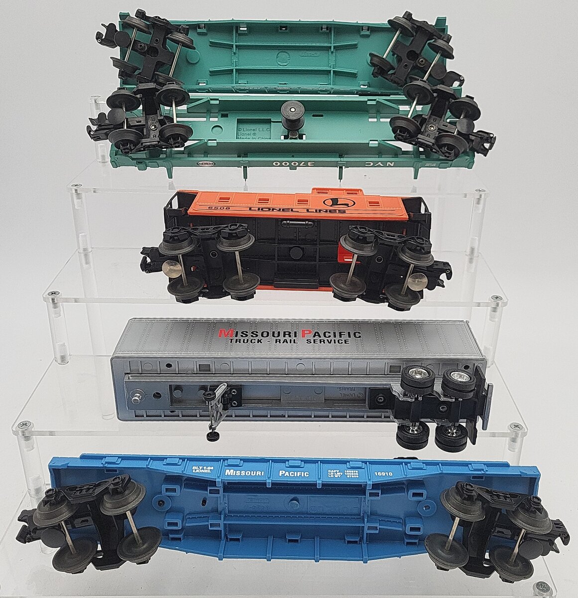Lionel O Gauge Pastel Freight Car Assortment: 37000, 19486, 6508, 16910 [4] EX